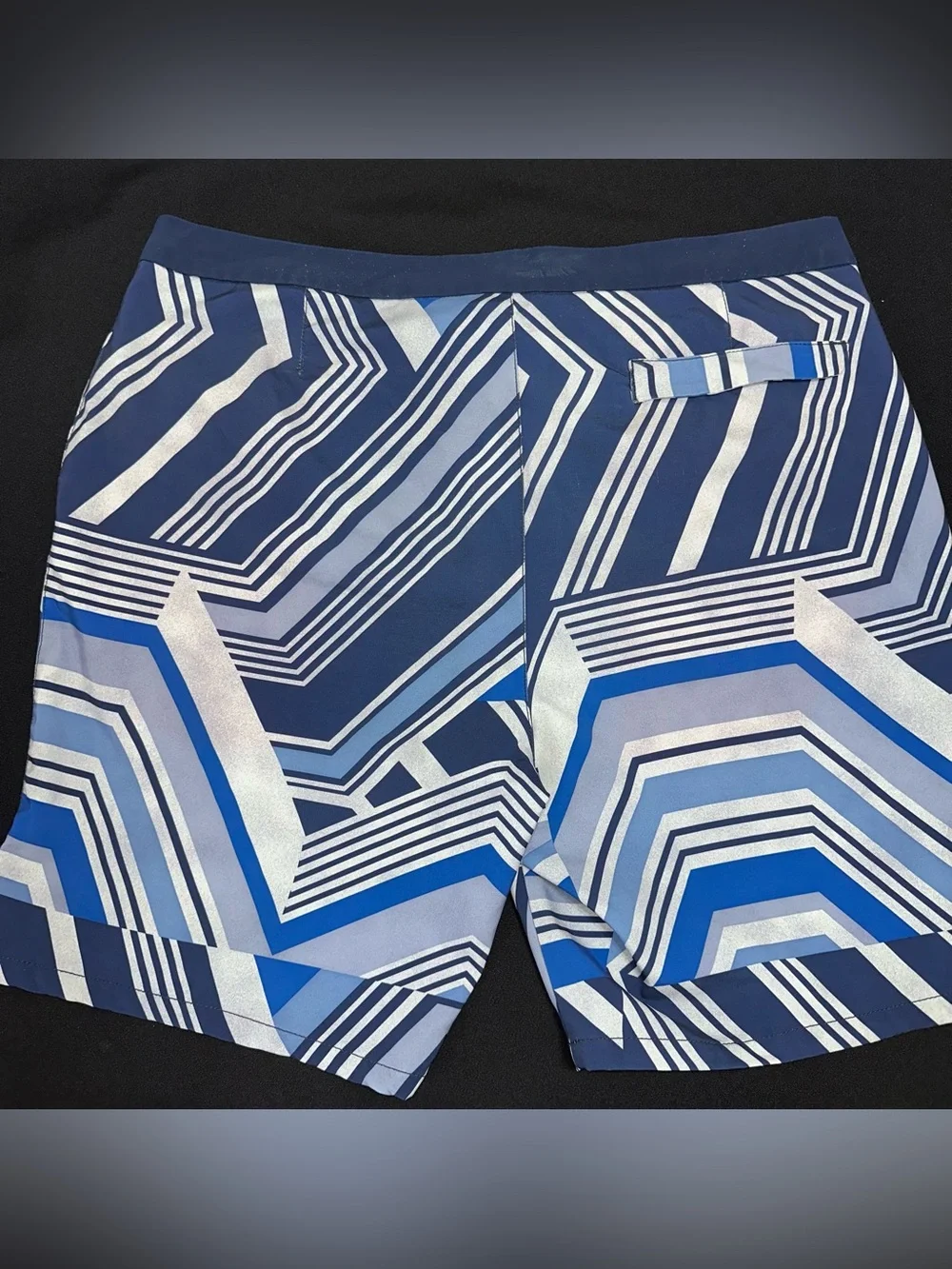 Tommy Bahama bold geometric